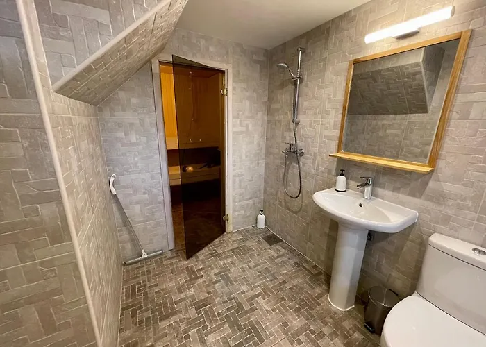 Lägenhet Luxury Penthouse With Terrace & Sauna In Old Town Tallinn