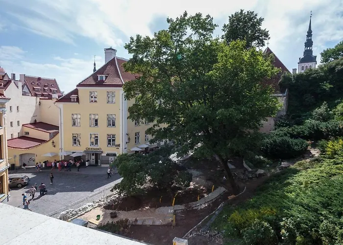 Lägenhet Luxury Penthouse With Terrace & Sauna In Old Town